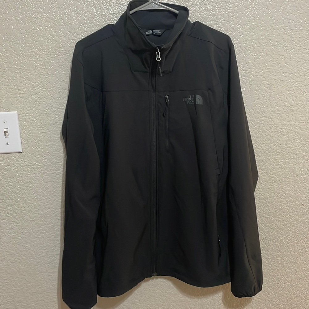 Black men’s THE NORTH FACE size medium